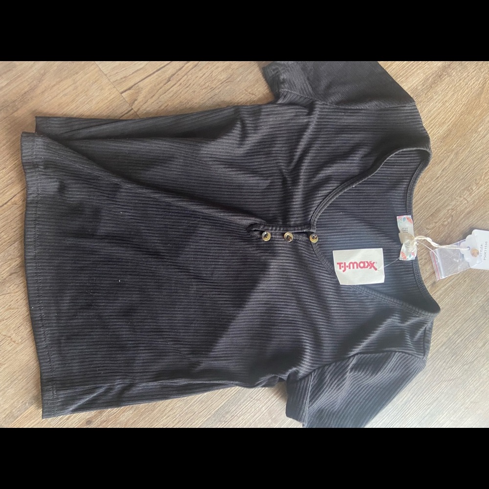 Brand new black cropped t shirt
